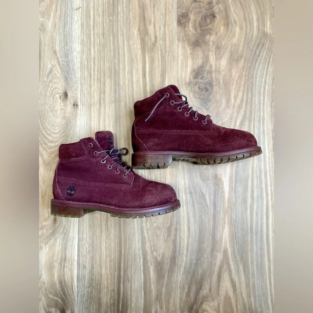 Timberland boys Boots Size 3 Purple Suede EUC